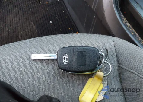 2018 Hyundai Santa Fe Sport 2.4L z USA, uszkodzony, nr VIN 5NMZTDLB7JH105770